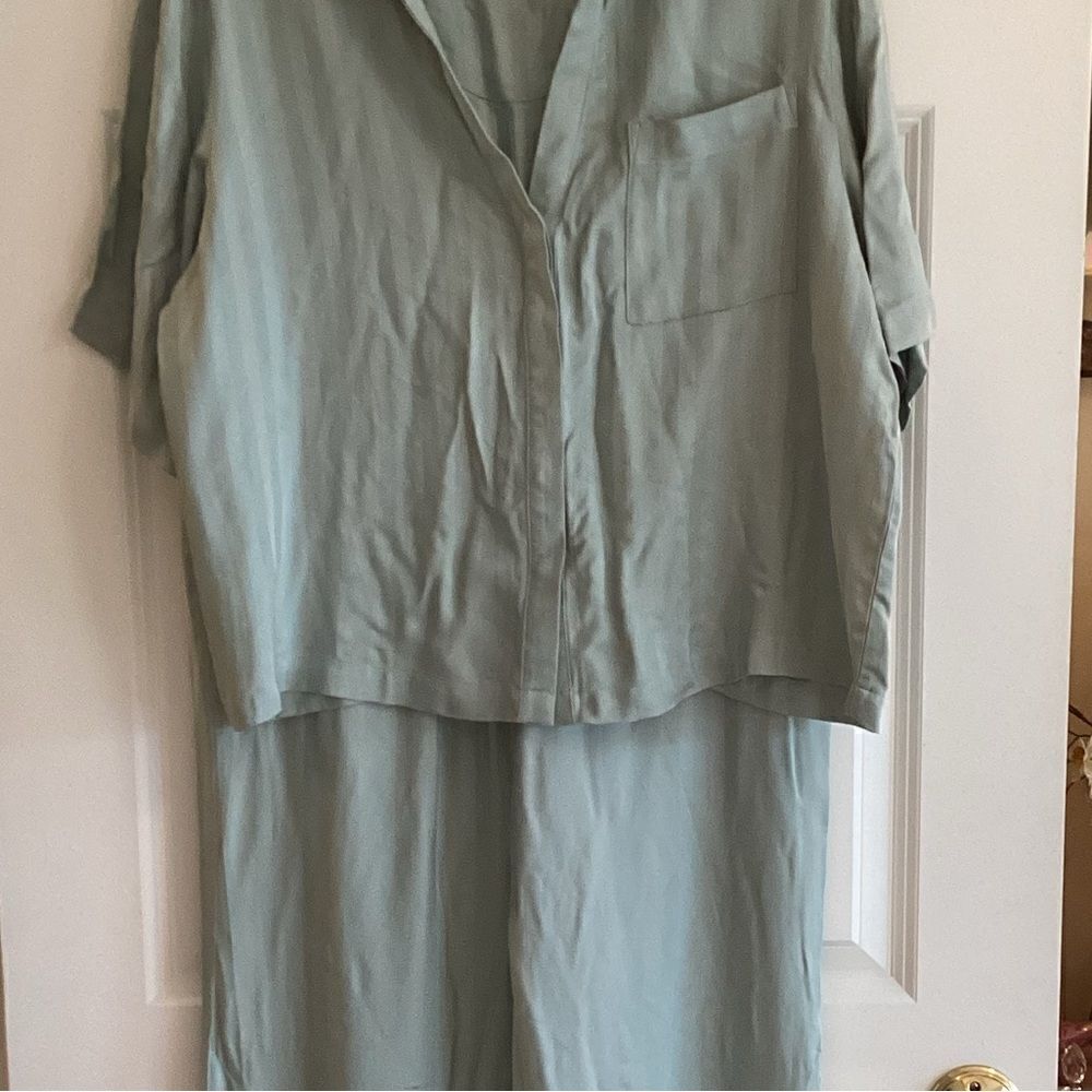 NWT. Alfani Brand Women’s 2 PC Super Soft  PJ Set in Light Green